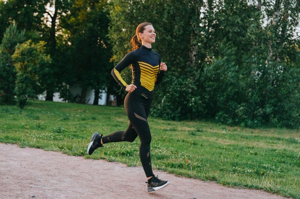 Quelle tenue de sport chic pour une séance de Pilates en plein air?