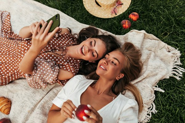 Découvrez la robe fluide femme parfaite pour chaque occasion